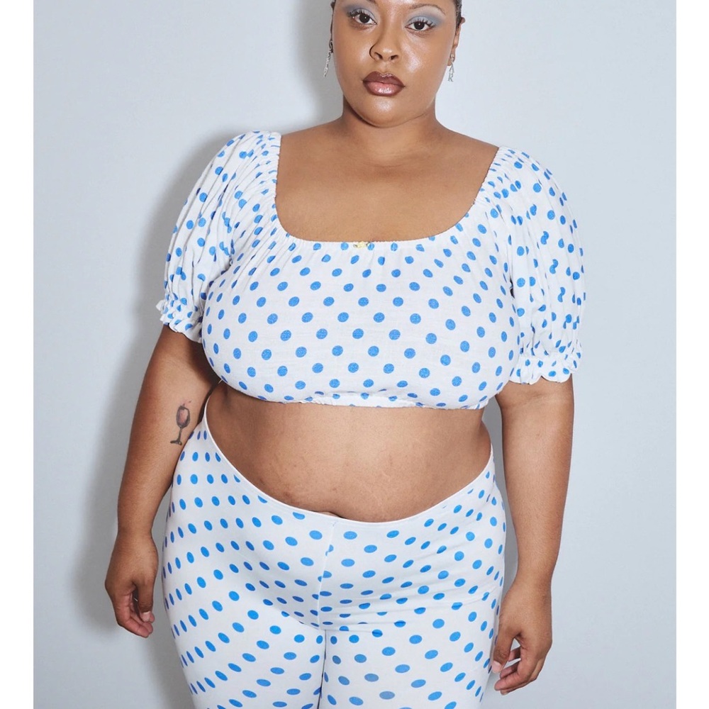 Fashion Brand Company Wench Crop Top